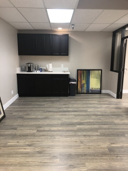 More Photos Of 674 County Square Dr, Ventura Office For Sale