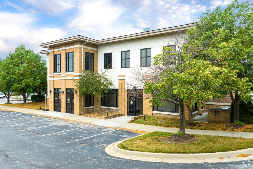 More Photos Of 831 NE Woods Chapel Rd, Lee's Summit Office For Lease