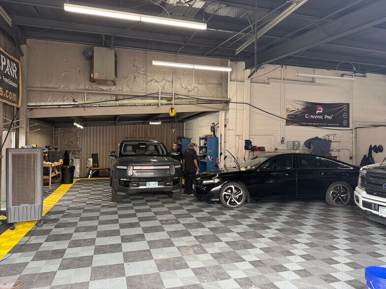 More Photos Of 510-520 2nd Ave, Longmont Auto Repair For Sale