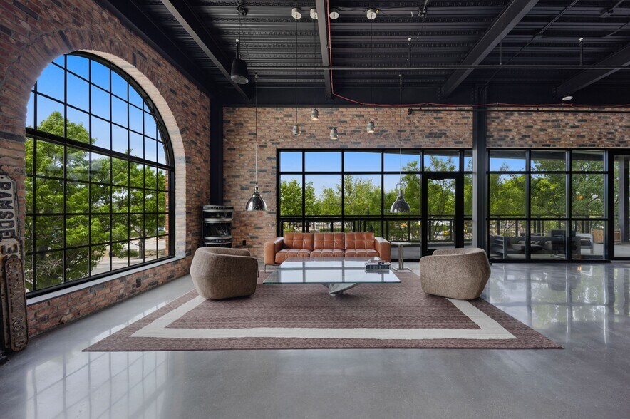 More Photos Of 4900 Arapaho Rd, Addison Office For Sale