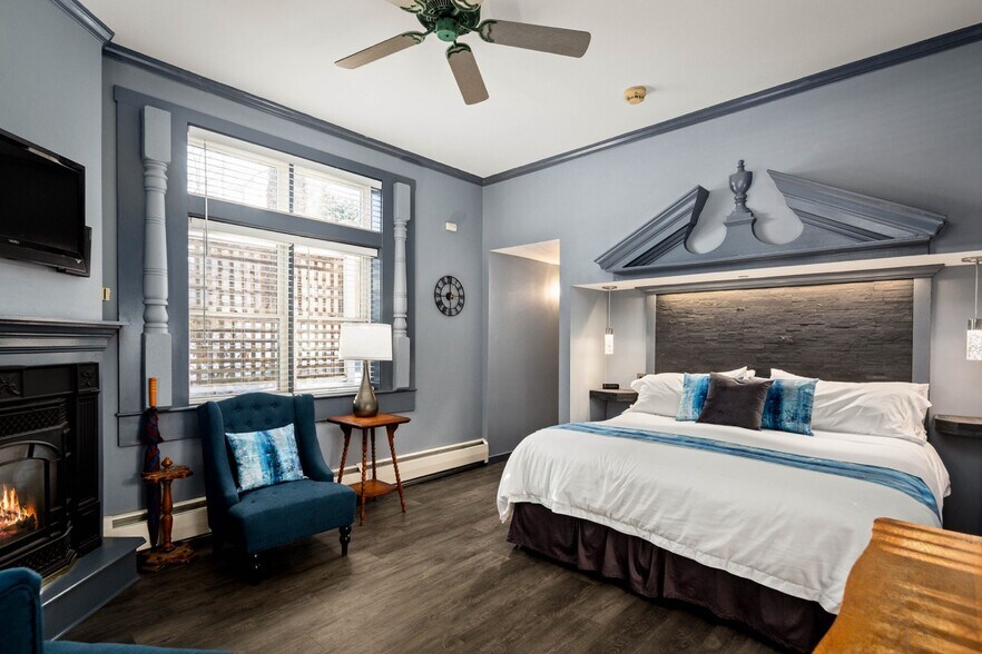 More Photos Of 82 Elm St, Camden Hospitality For Sale