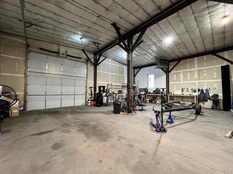 More Photos Of 700 Keogh Ct, Great Falls Light Distribution For Lease