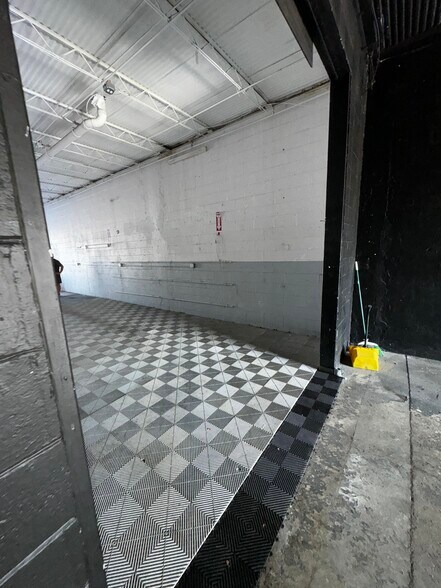 More Photos Of 1800-1812 SW 7th Ave, Pompano Beach Warehouse For Sale