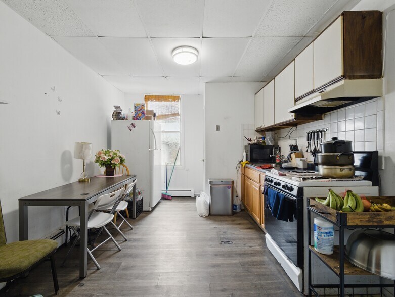 More Photos Of 904 Bergenline Ave, Union City Apartments For Sale