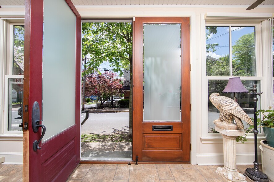 More Photos Of 69 E Oakland Ave, Doylestown Office For Sale