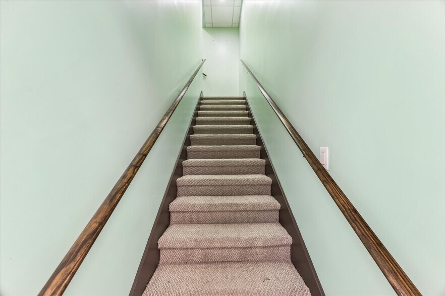 More Photos Of 360 E Medical Center Blvd, Webster Medical For Sale