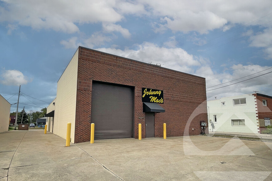 Primary Photo Of 31175 Kendall Ave, Fraser Warehouse For Lease