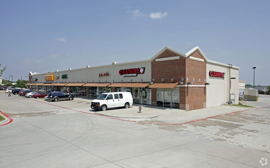 More Photos Of 2248 Central Dr, Bedford Freestanding For Lease