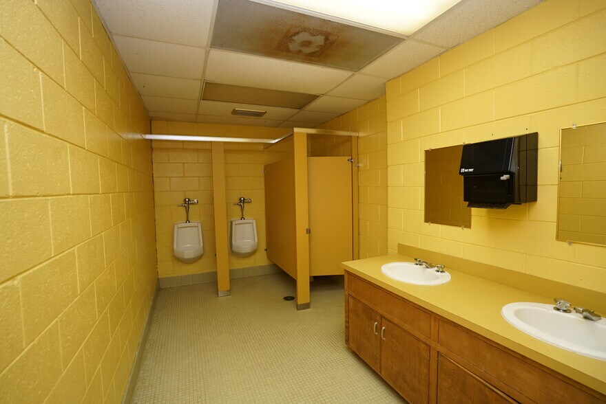 More Photos Of 4323 Primrose Rd, Columbus Religious Facility For Sale