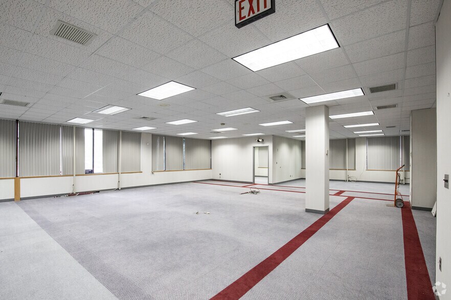 More Photos Of 1400 Youngs Ave, Southold Medical For Lease