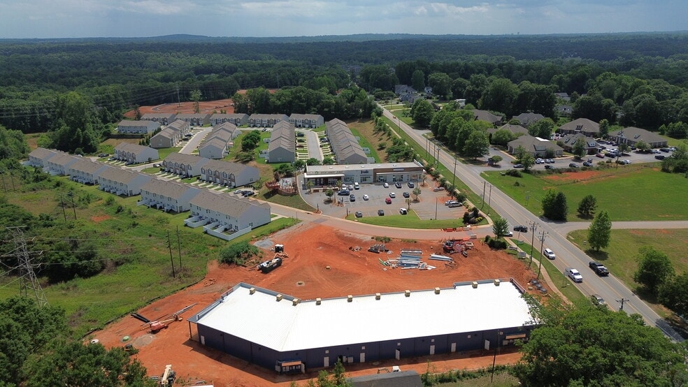 More Photos Of 5 Moorlyn Ln, Greer Storefront For Lease