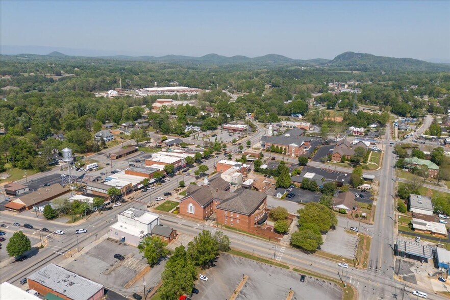 More Photos Of 303 E Main St, Pickens General Retail For Sale
