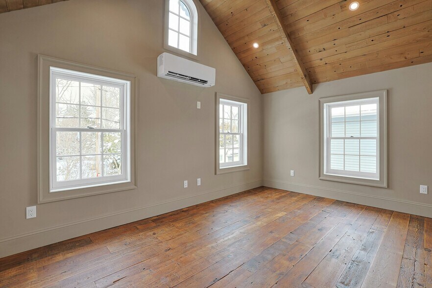 More Photos Of 77 Main St, Tappan Loft Creative Space For Lease