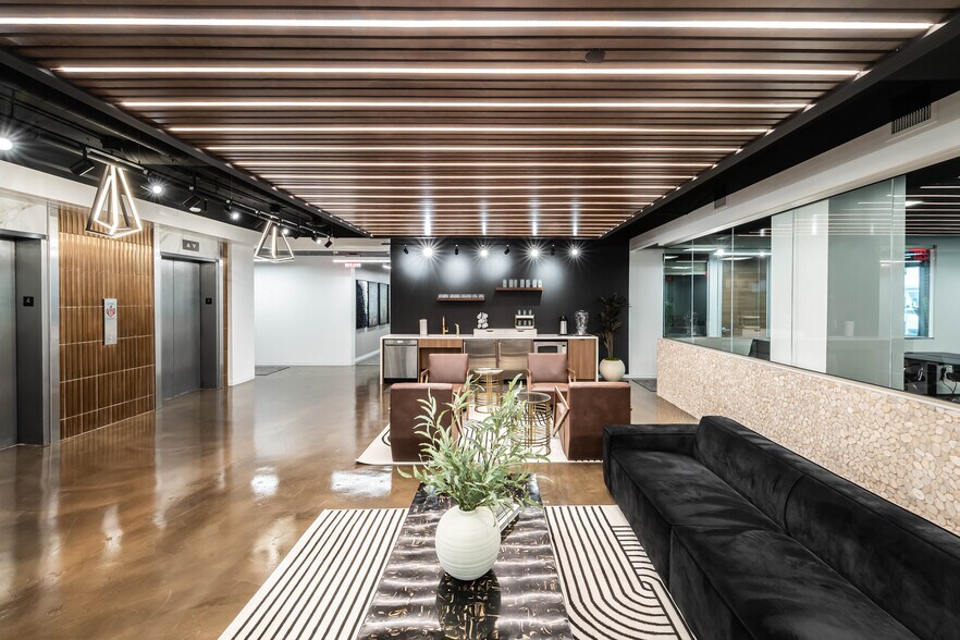 More Photos Of 3379 Peachtree Rd NE, Atlanta Coworking Space