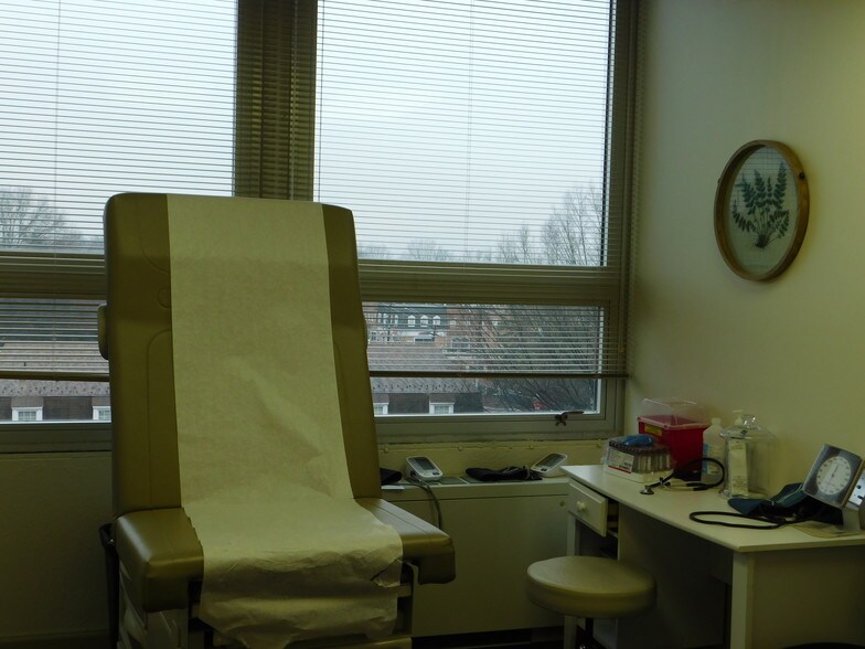 More Photos Of 200 Little Falls St, Falls Church Office For Lease