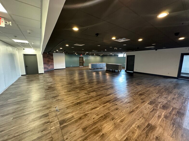 More Photos Of 2233 N Burdick St, Kalamazoo Freestanding For Sale