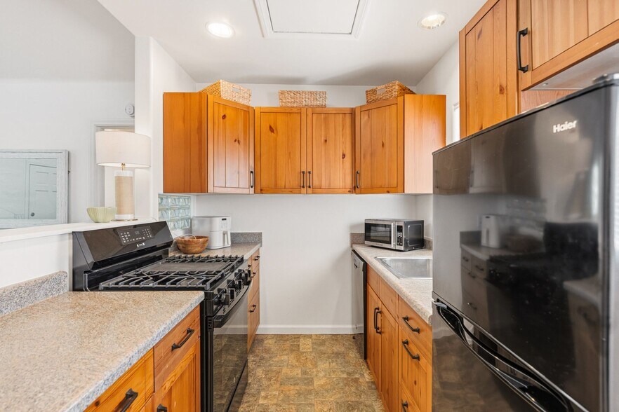 More Photos Of 215 Lolita St, Encinitas Apartments For Sale