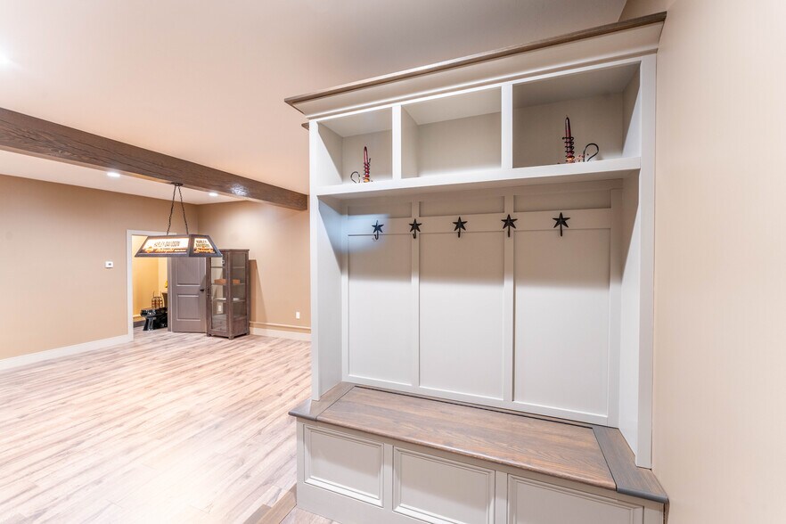 More Photos Of 110 Wauregan Rd, Canterbury Flex For Sale