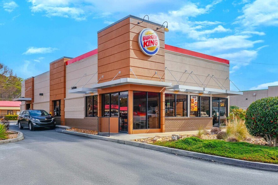 Primary Photo Of 2230 Salem Rd SE, Conyers Fast Food For Sale