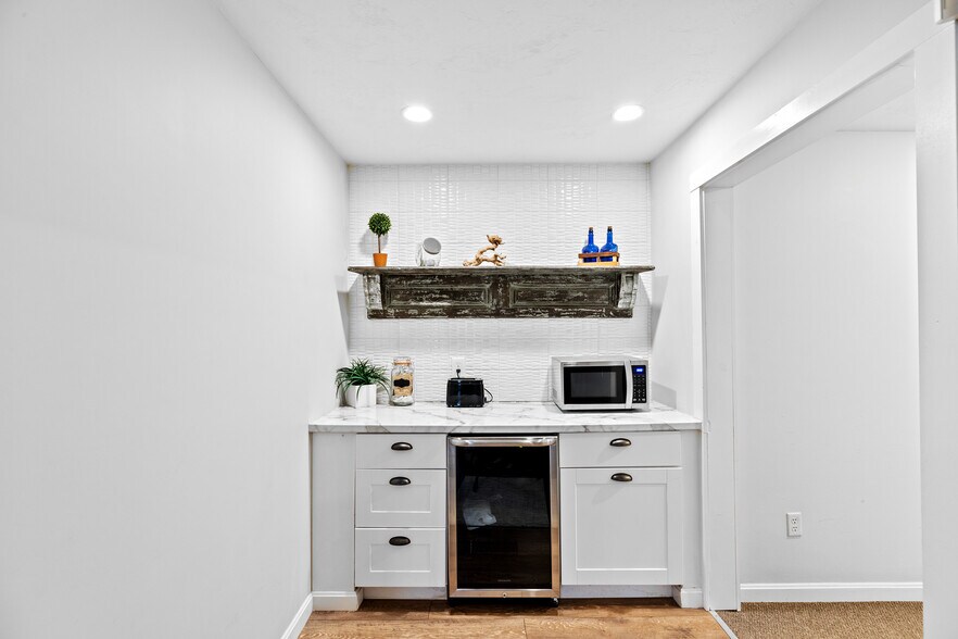 More Photos Of 1112 Washington St, Hanover Storefront Retail Office For Sale