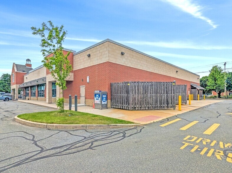 More Photos Of 121 Main St, Foxborough Drugstore For Sale
