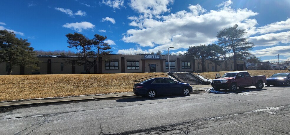 More Photos Of Line Street, Archbald Manufacturing For Sale