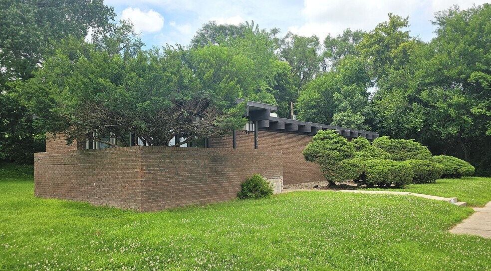 Primary Photo Of 12914 S 25th St, Bellevue Medical For Lease