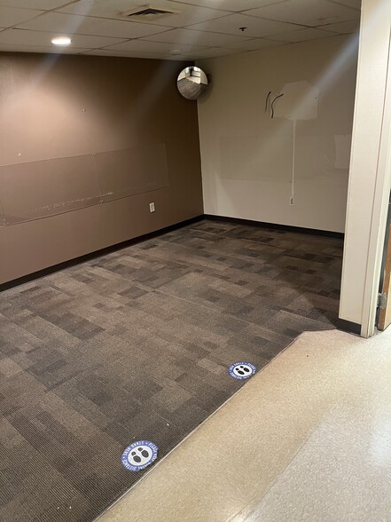 More Photos Of 1524 Atwood Ave, Johnston Medical For Sale