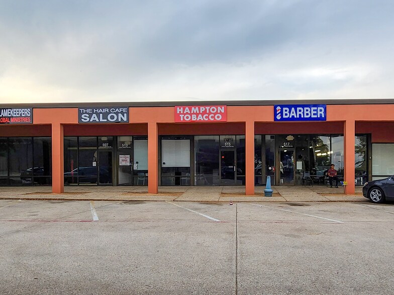 More Photos Of 719 N Hampton Rd, DeSoto Unknown For Lease