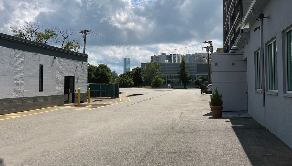 More Photos Of 160 Sidney St, Cambridge Office For Sale