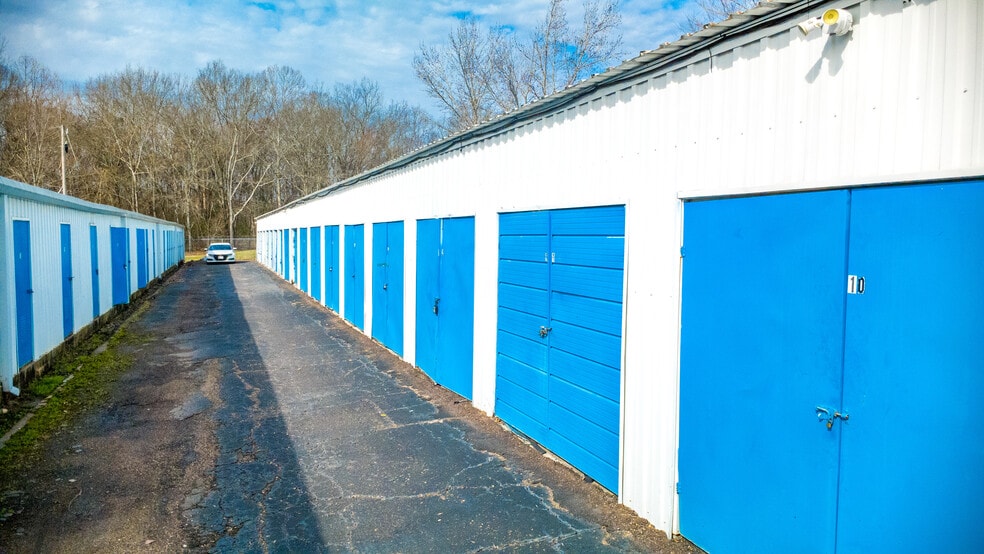 More Photos Of 5849 N Commerce Plz, Jackson Self Storage For Sale
