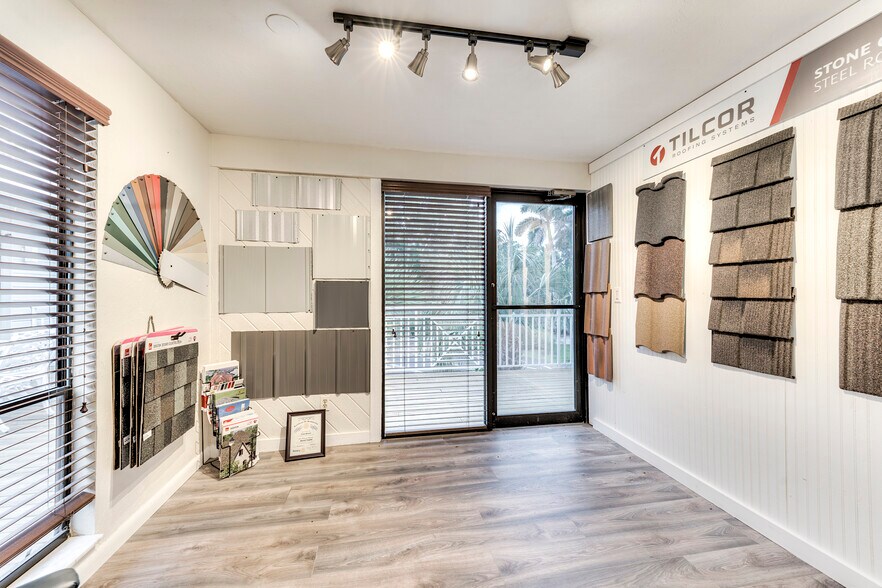 More Photos Of 1149 Periwinkle Way, Sanibel Office For Sale