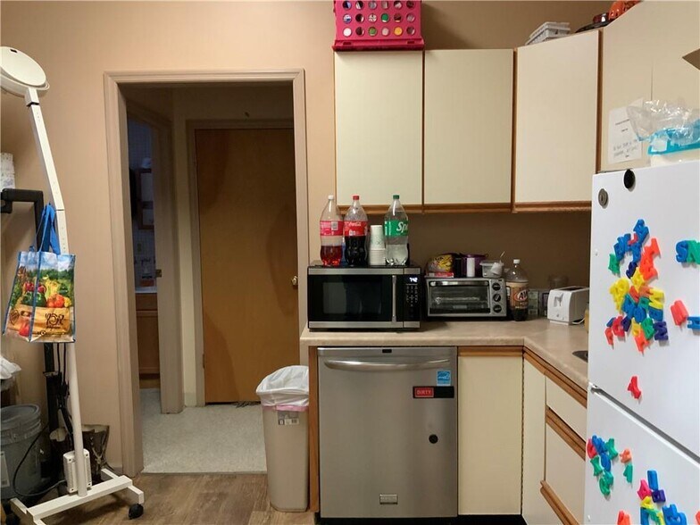 More Photos Of 28 Church St, Alfred Medical For Sale