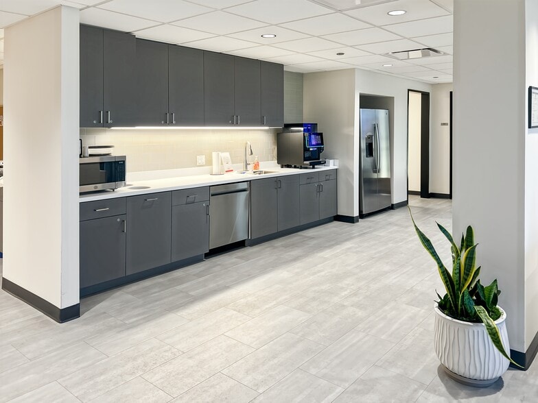 More Photos Of 200 S Andrews Ave, Fort Lauderdale Coworking Space