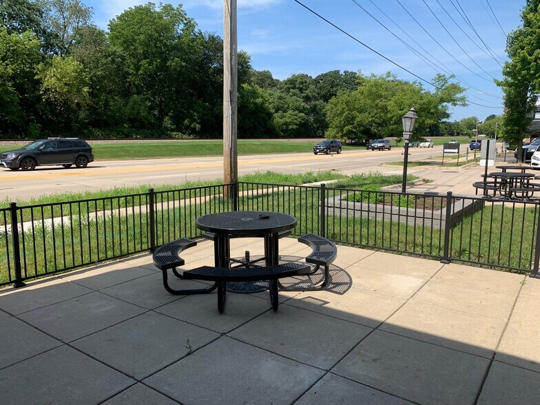 More Photos Of 700 Northwest Hwy, Fox River Grove Restaurant For Sale