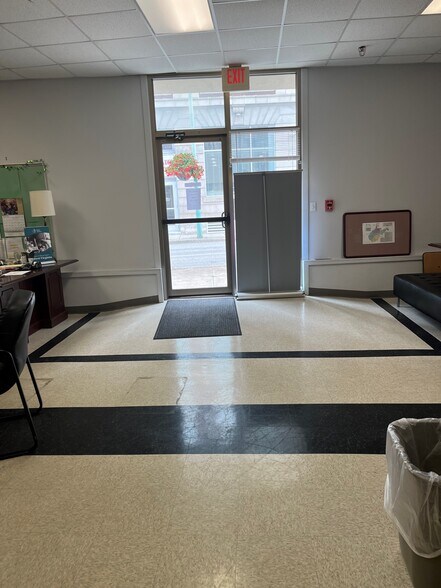 More Photos Of 1026 Quarrier St, Charleston Office For Sale