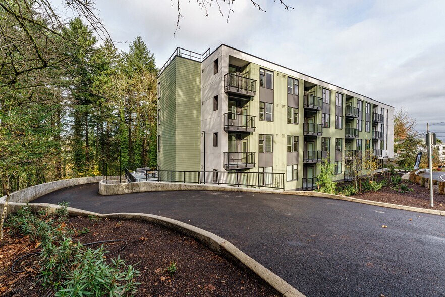 More Photos Of 1311 SW Gibbs St, Portland Apartments For Sale