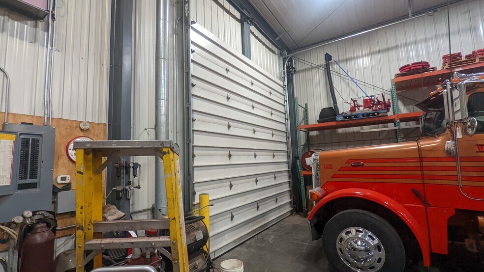 More Photos Of 224 1st NE st, Pine Island Warehouse For Sale