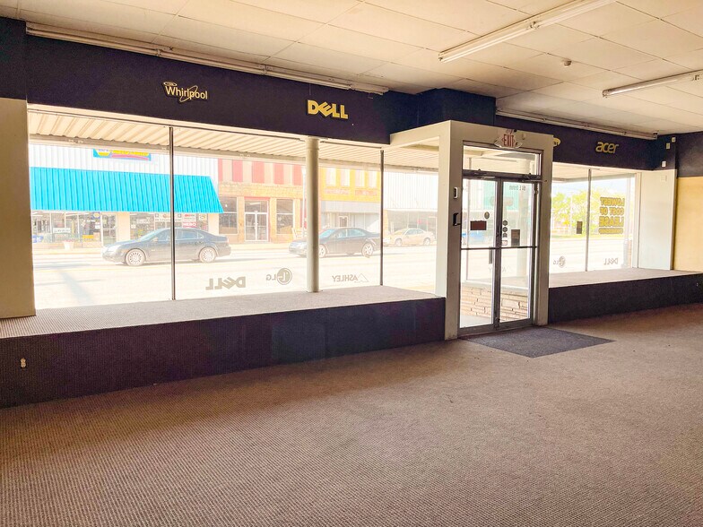 More Photos Of 104 E Graham Ave, Pryor General Retail For Sale