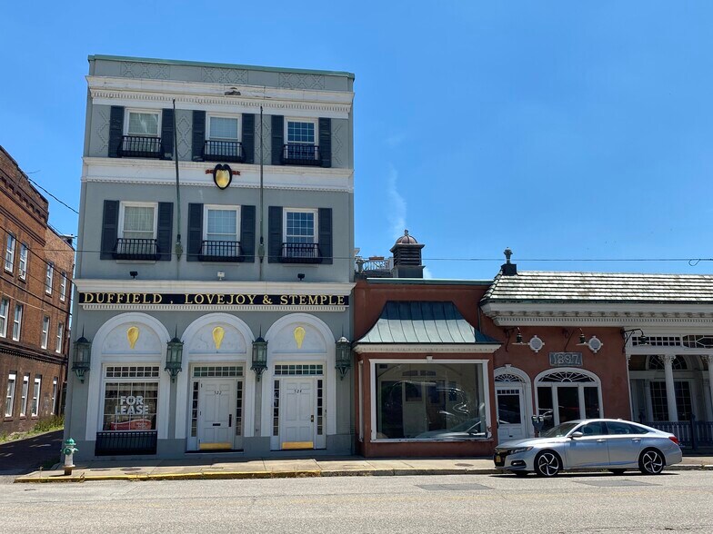 More Photos Of 522 9th St, Huntington Loft Creative Space For Lease