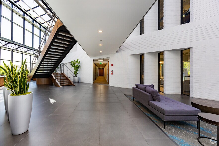 More Photos Of 30851 Agoura Rd, Agoura Hills Loft Creative Space For Lease