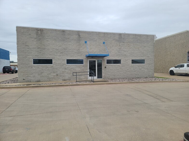 More Photos Of 3360 E Belt Line Rd, Dallas General Retail For Lease