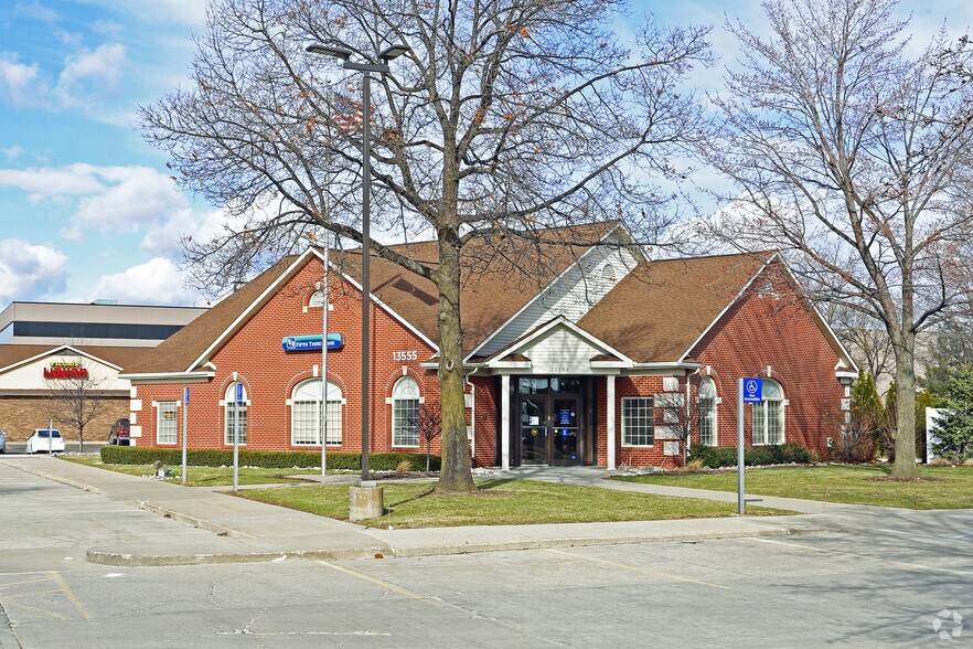 Primary Photo Of 13555 23 Mile Rd, Utica Bank For Sale