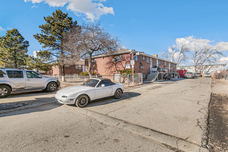 More Photos Of 5325 & 5335 W 4th Ave, Lakewood Apartments For Sale