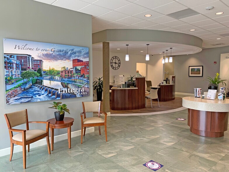 More Photos Of 501 Roper Mountain Rd, Greenville Office For Lease