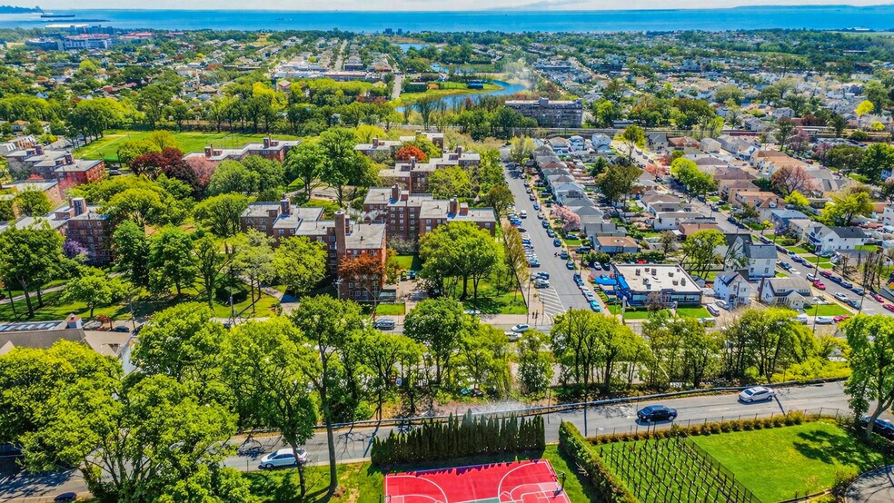 More Photos Of 150 Flagg Pl, Staten Island Land For Sale