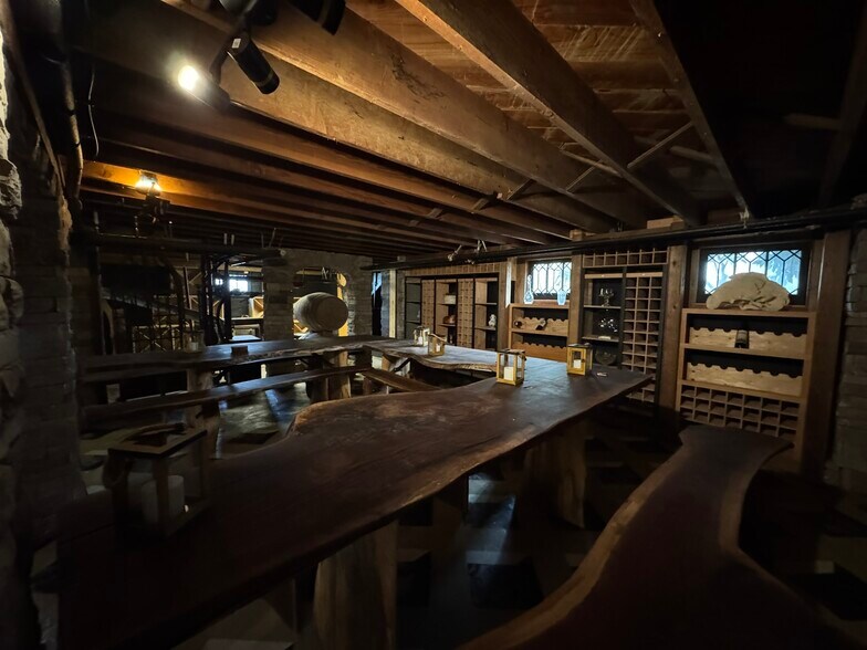 More Photos Of 1410 River Rd, Eugene Office For Lease