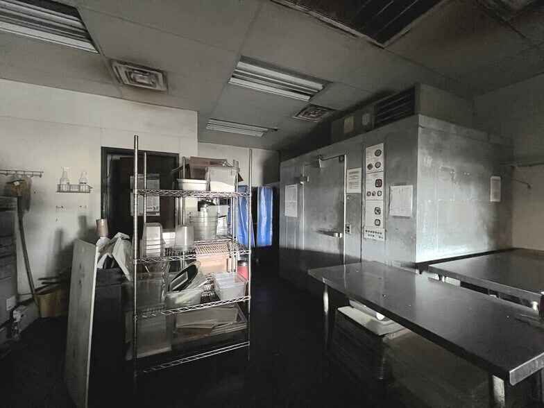 More Photos Of 9025 N Sam Houston Pky E, Humble Unknown For Lease