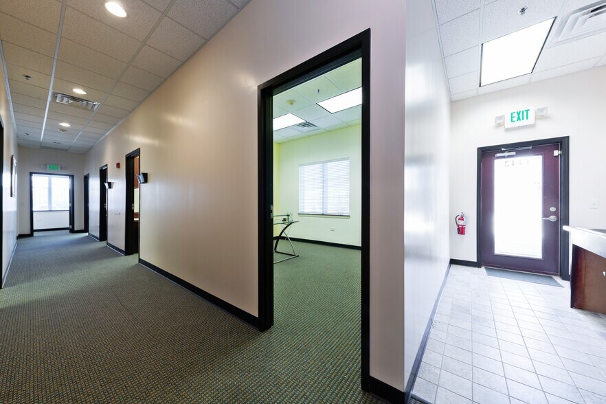 More Photos Of 1446 Merchant Dr, Algonquin Medical For Sale
