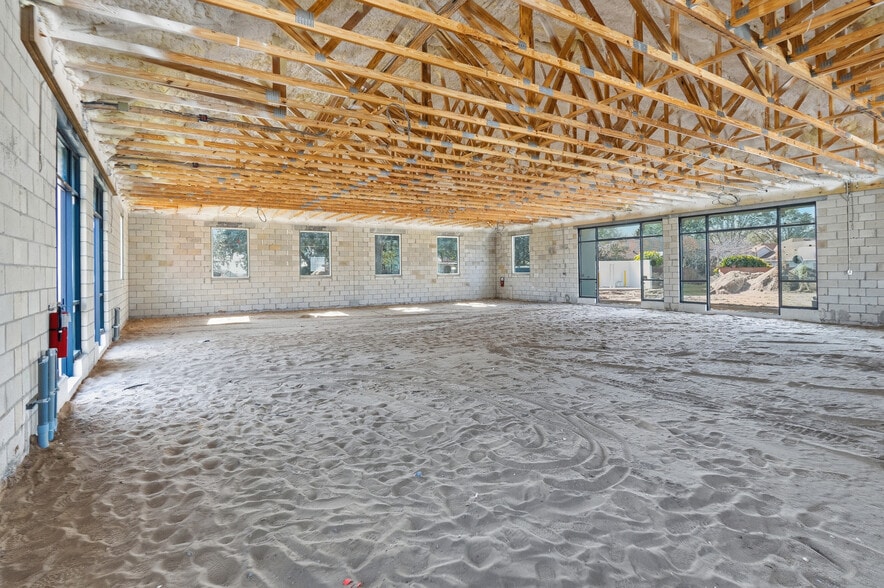 More Photos Of 124 Southern Railway, Oakland Office For Lease
